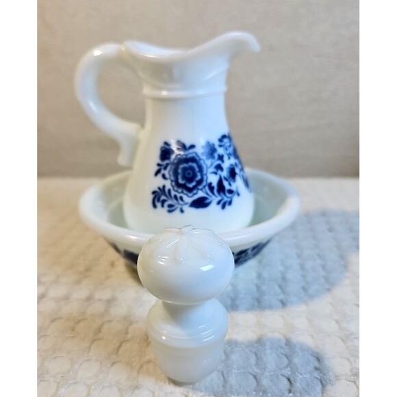 Vintage Avon Skin So Soft White Pitcher Bottle & Basin Blue Floral Pattern - Picture 3 of 5